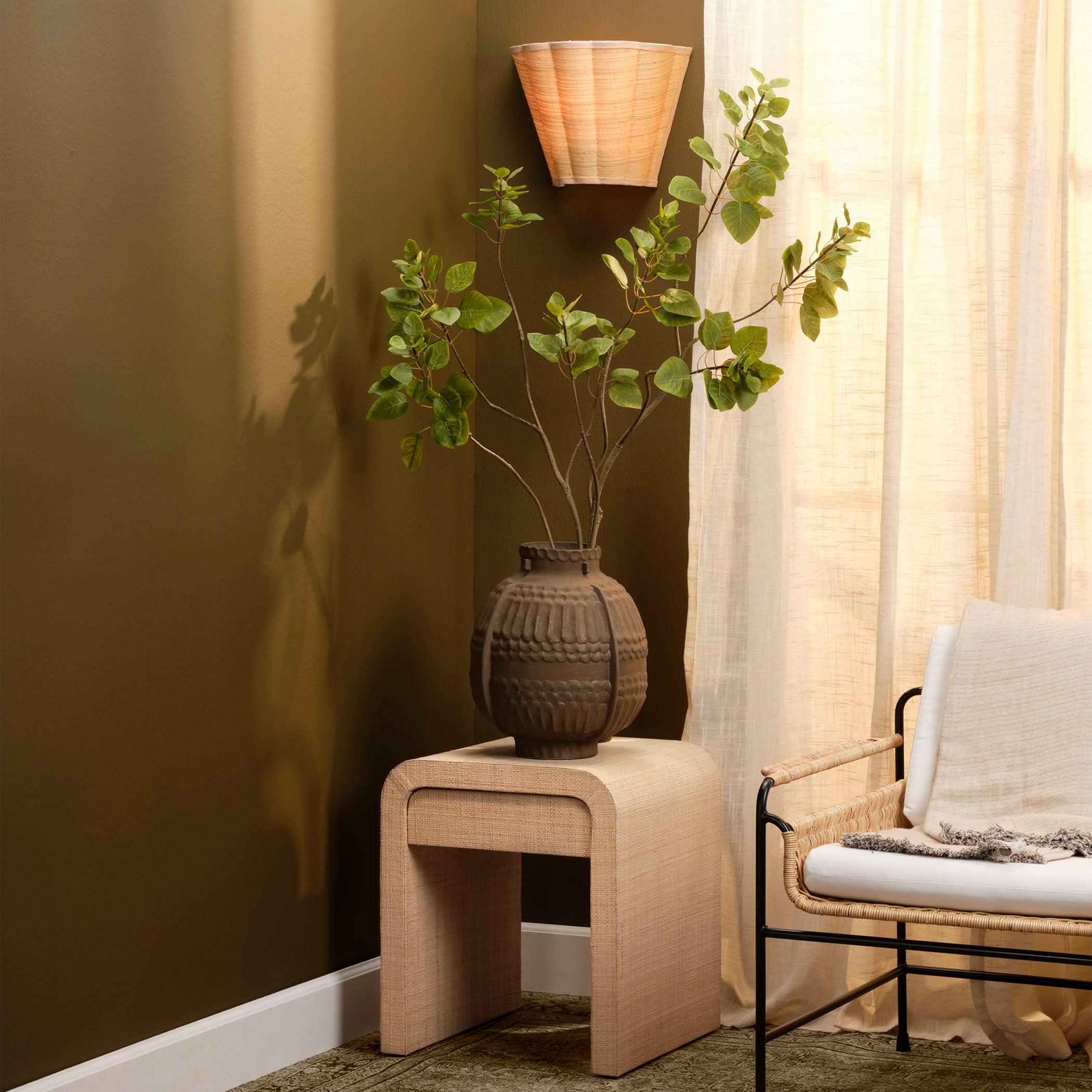 Scalloped 1-Light Wall Sconce, Raffia