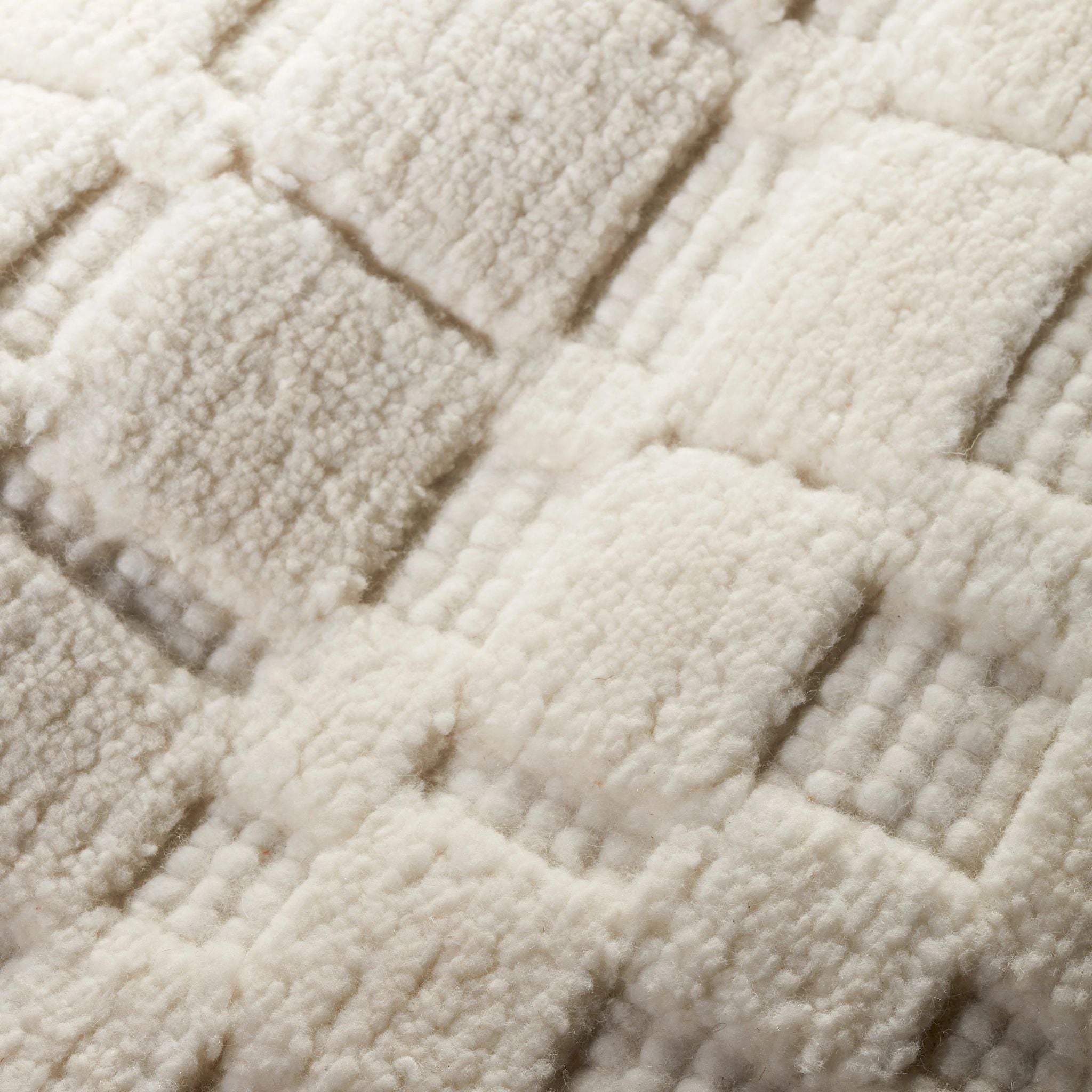 DA2305_Isadora_Ivory_Detail.jpg