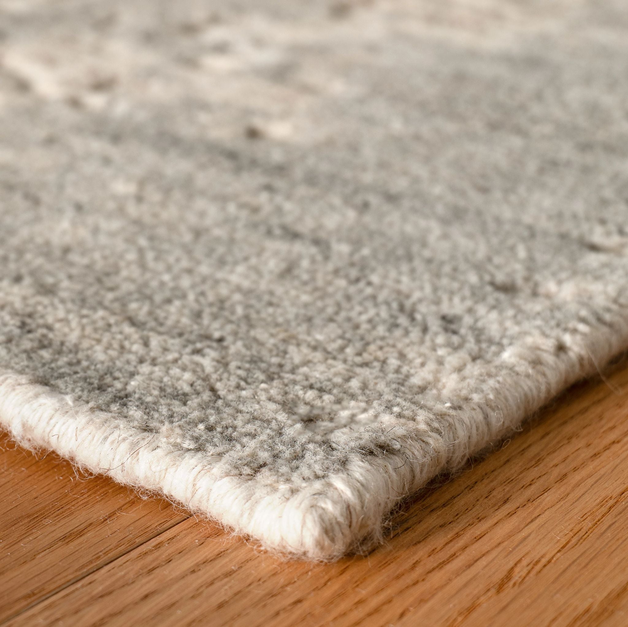 DA2315_Bennett_Grey_RugCorner.jpg