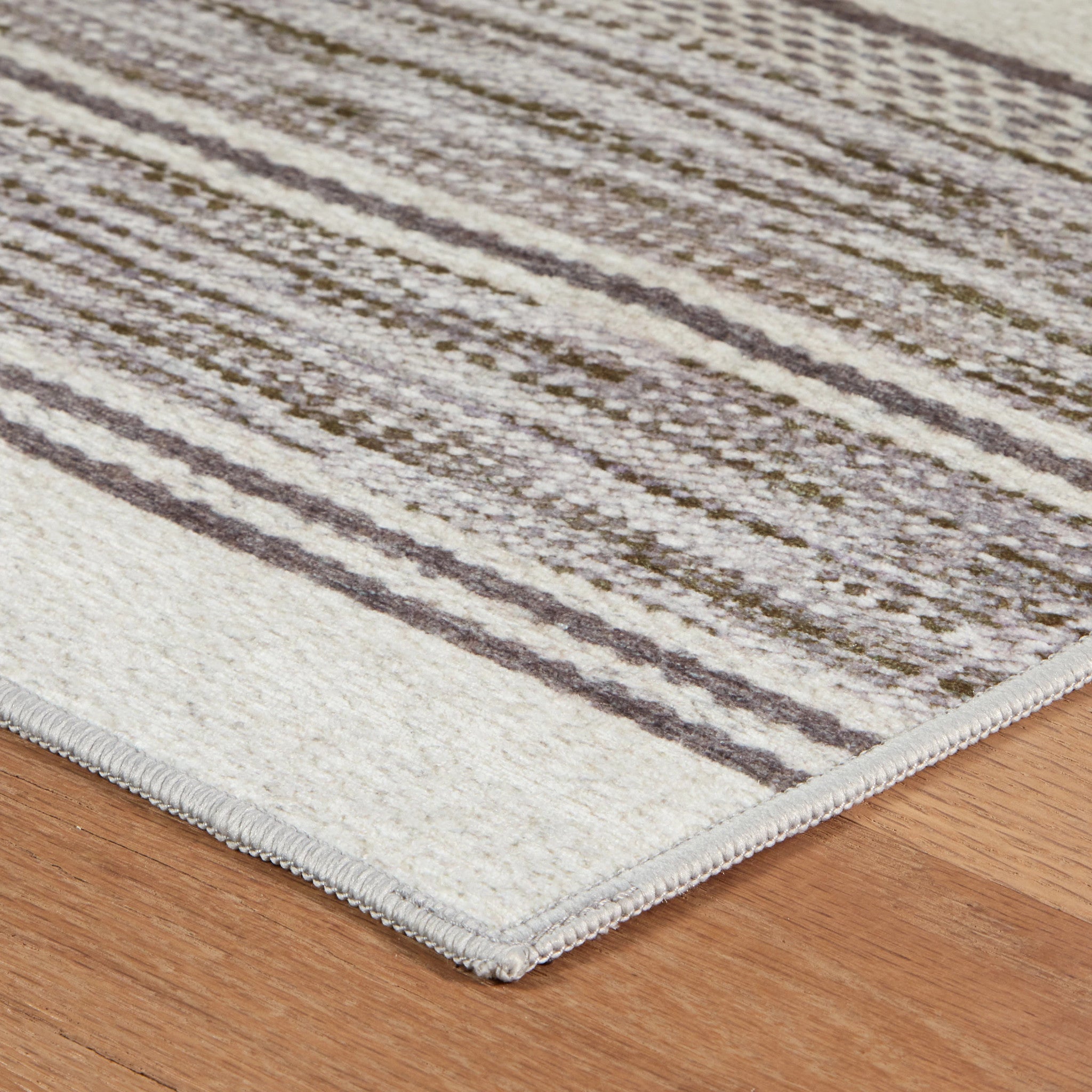 DA2340_Ellington_Grey_RugCorner.jpg