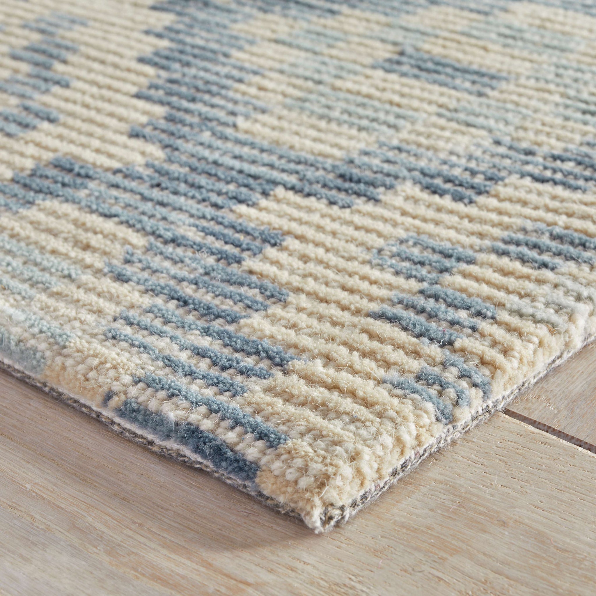 Diamond Cove Blue Hand Tufted Wool Rug