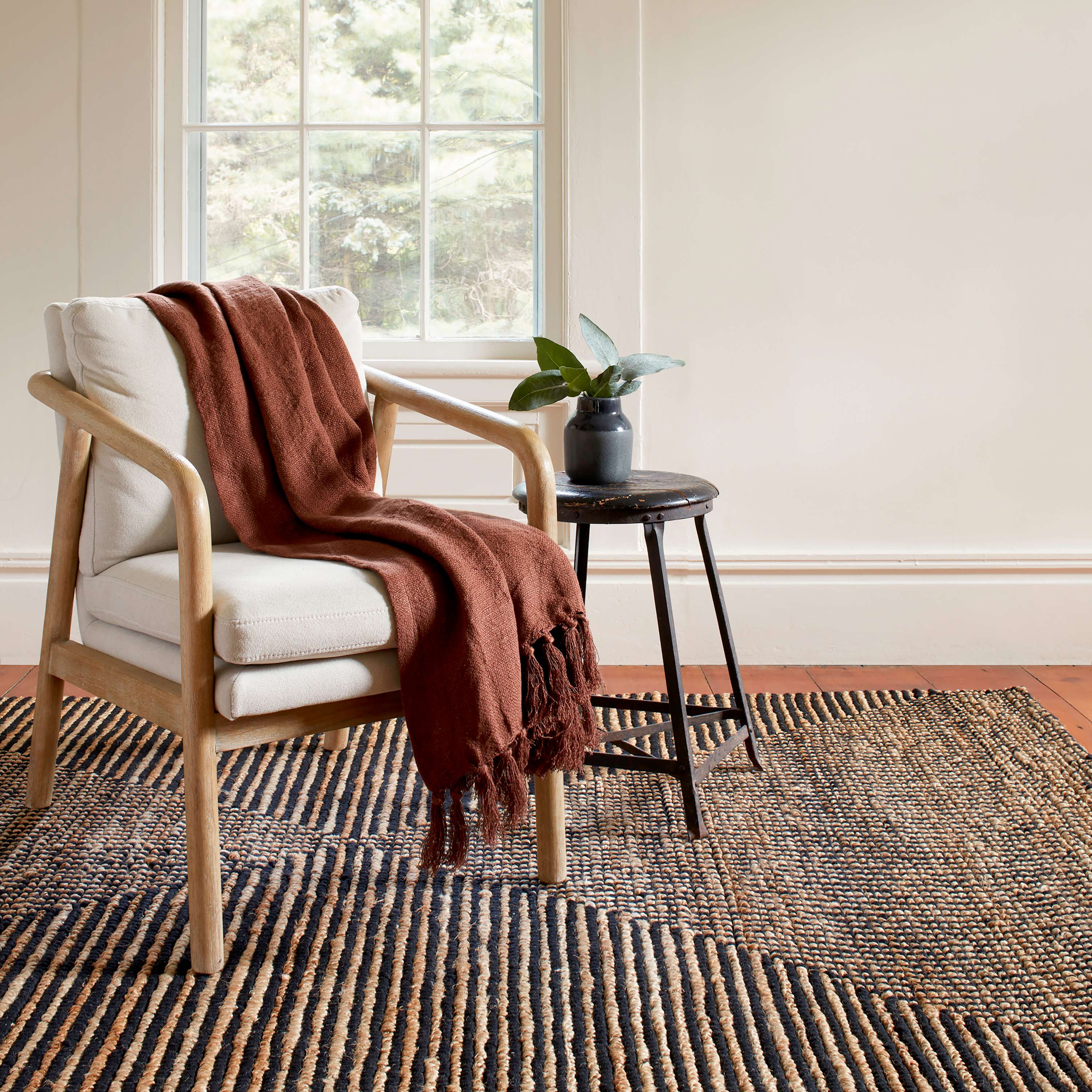 Maine Cottage Kelan Black Handwoven Jute Rug - 2' x 3' Rug 