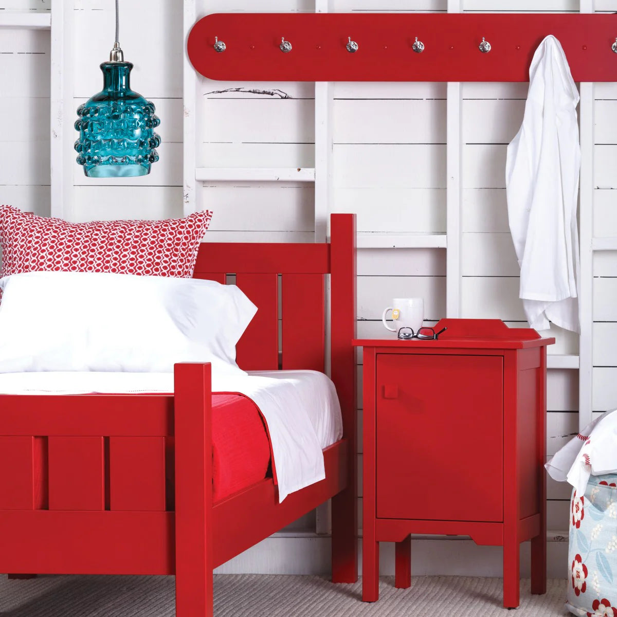 bay-bedside-cabinet_03_2048x2048_9e3302f3-fabd-460e-9da5-3087a0aff34d.webp