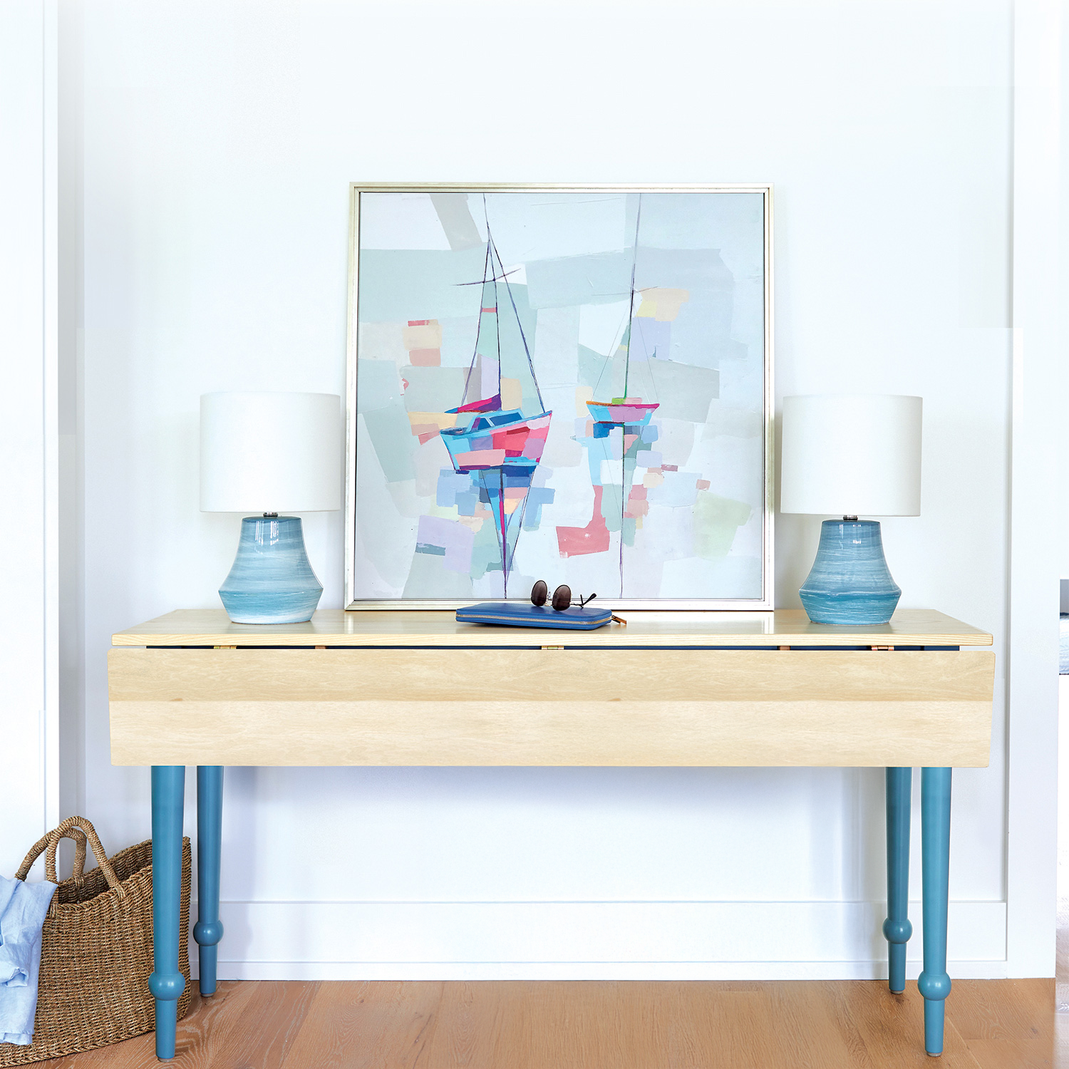 lottie-console-table-closed-SQ_no_stool.png