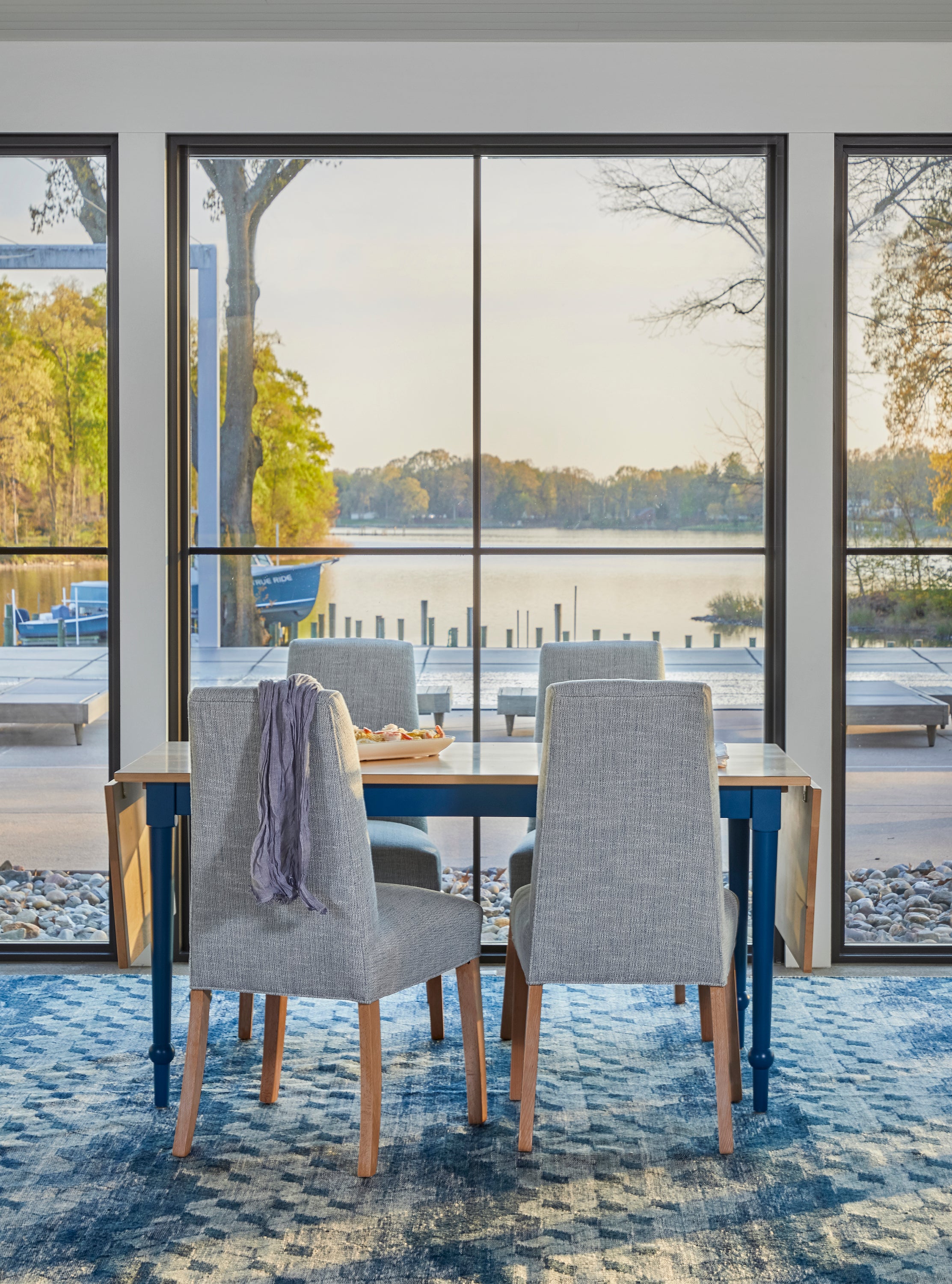 lottie-dining-table-room-horiz.jpg