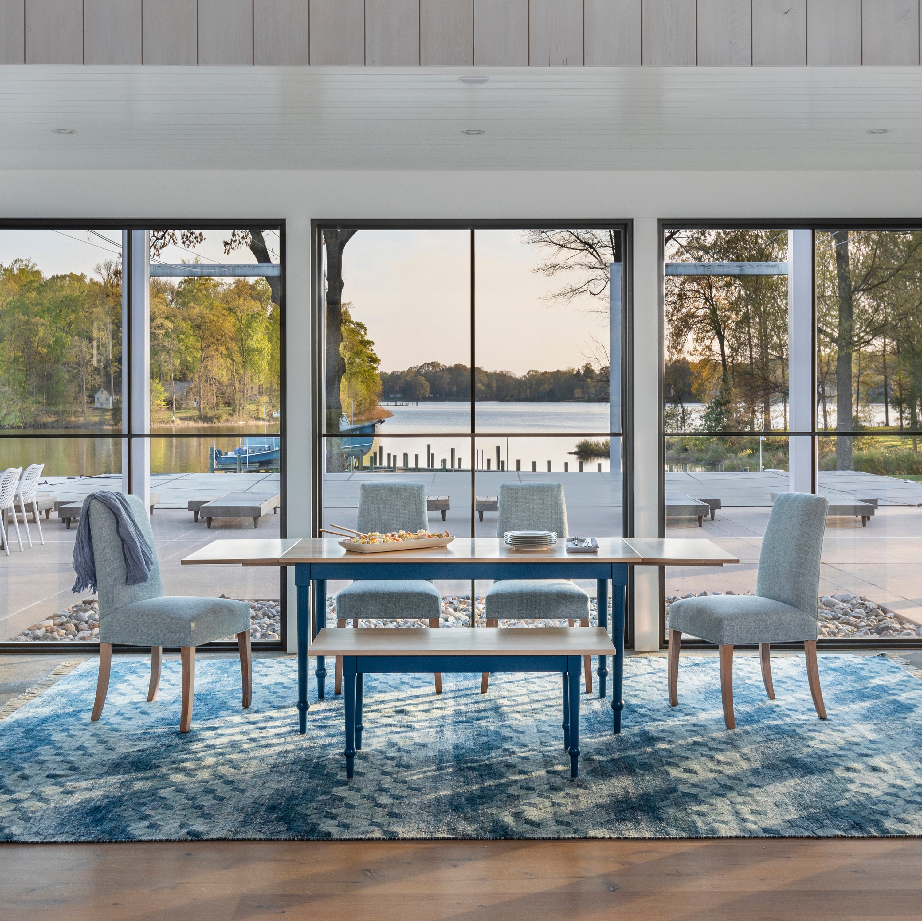 lottie-diningroom-full-lsquare_d7bc016e-656f-42cd-848c-118de49b4ed4.jpg