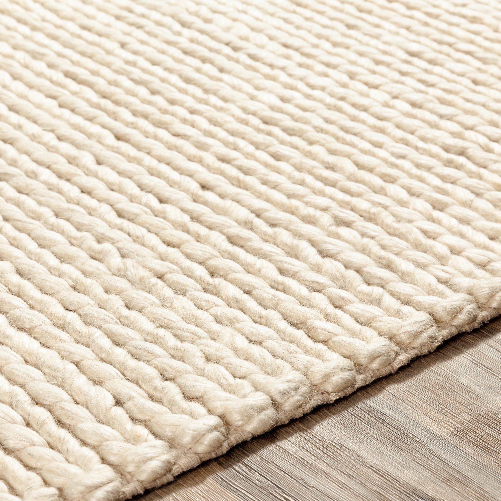 Fishtail Braided Rug: Cream – Maine Cottage