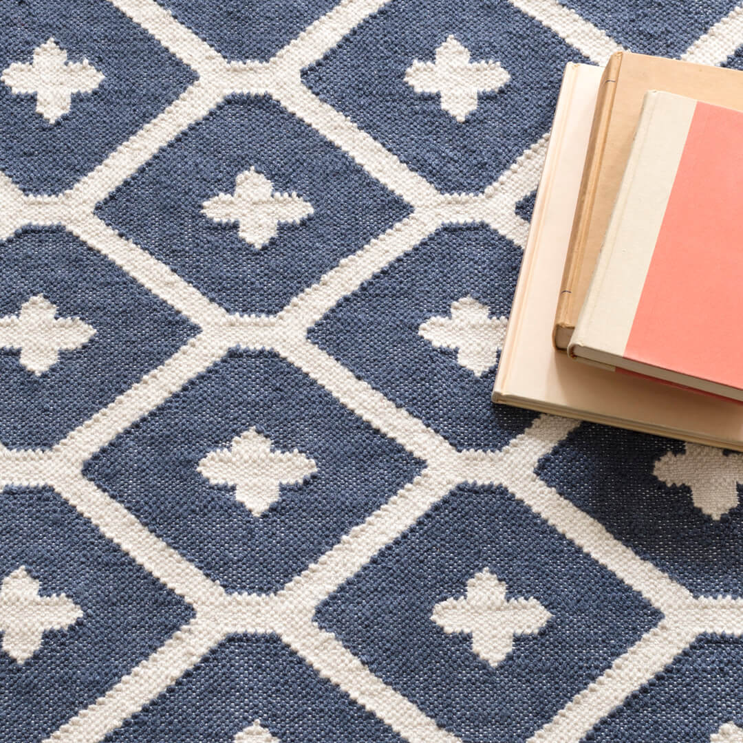 Elizabeth Navy Indoor/Outdoor Rug | Maine Cottage¨